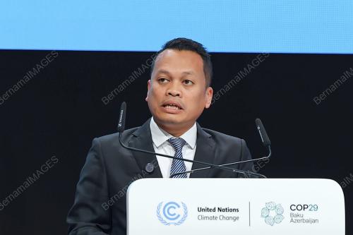 NIK NAZMI NIK AHMAD