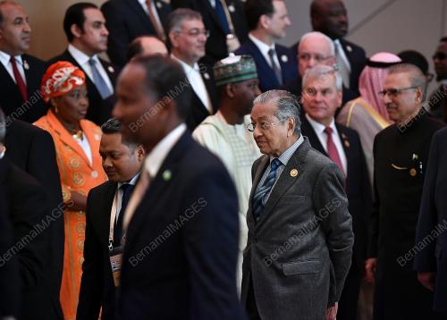 AZE09_25102019_PM_PRESIDEN