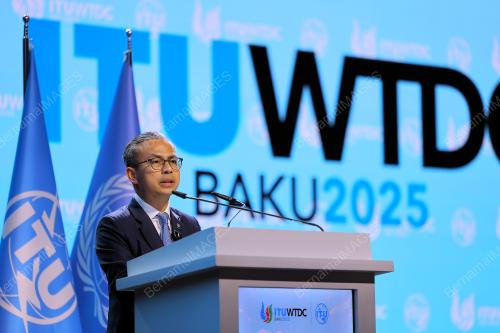 DATUK FAHMI FADZIL