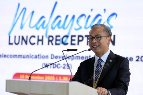 DATUK FAHMI FADZIL