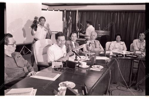 Anwar Meets Teachers