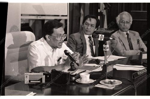 Anwar Meets Teachers