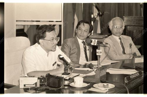 Anwar Meets Teachers