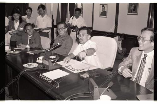 Anwar Meets Teachers