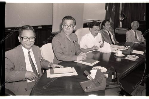 Anwar Meets Teachers