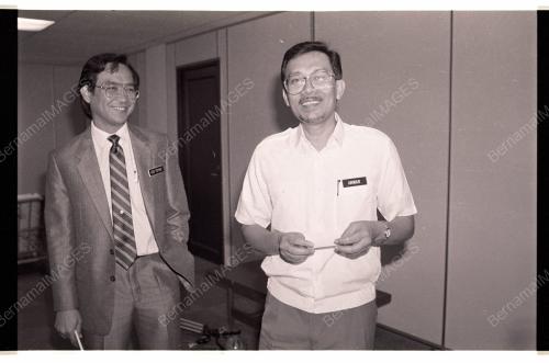 Anwar Meets Teachers