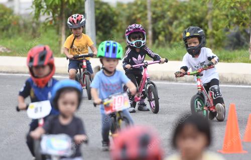 BDJ03_03062019_PUSH_BIKE