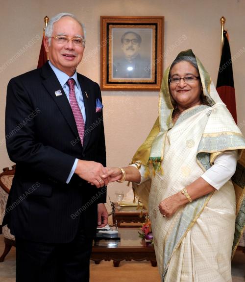 BGD14_18112013_PM_HASINA