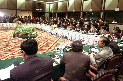 BGK06-120200_ASEAN_JAPAN_06012016