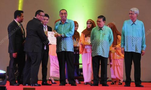 BN10_25112016_SALLEH_SAID