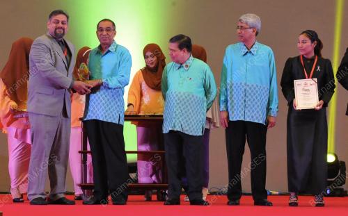 BN11_25112016_SALLEH_SAID