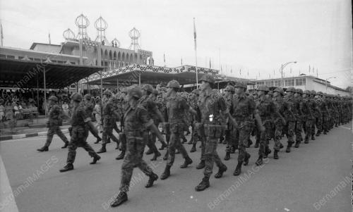BN13_02032015_AGONG_BRUNEI