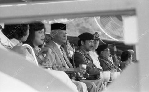 BN26_02032015_AGONG_BRUNEI