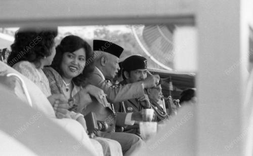BN27_02032015_AGONG_BRUNEI