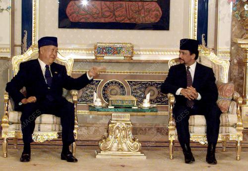 BR02_06012016_AGONG_LAWAT_BRUNEI
