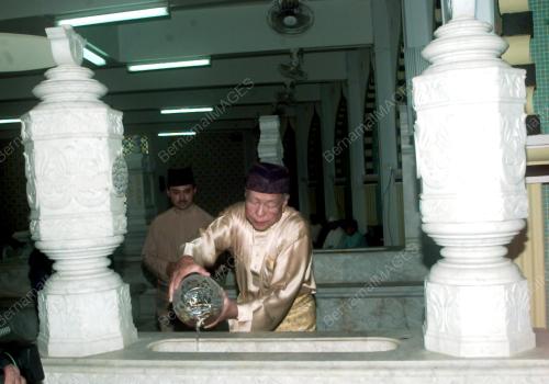 BR05-010200_AGONG_MAKAM_06012016