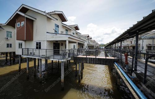 KAMPONG AYER