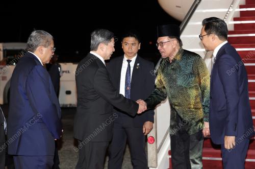 DATUK SERI ANWAR IBRAHIM LAWAT BRUNEI.