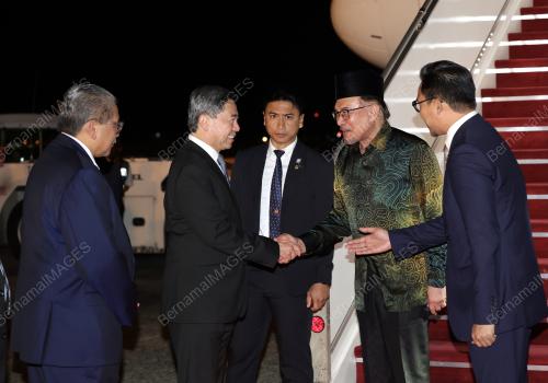 DATUK SERI ANWAR IBRAHIM LAWAT BRUNEI.