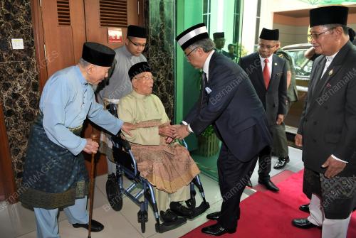BRN04_20082019_AGONG