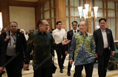 DATUK SERI ANWAR IBRAHIM LAWAT BRUNEI.