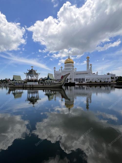 MASJID OMAR ALI SAIFUDDIEN
