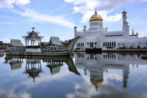 MASJID OMAR ALI SAIFUDDIEN