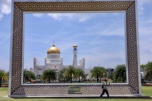 MASJID OMAR ALI SAIFUDDIEN