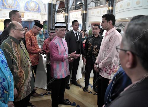 BRN08_18082019_AGONG