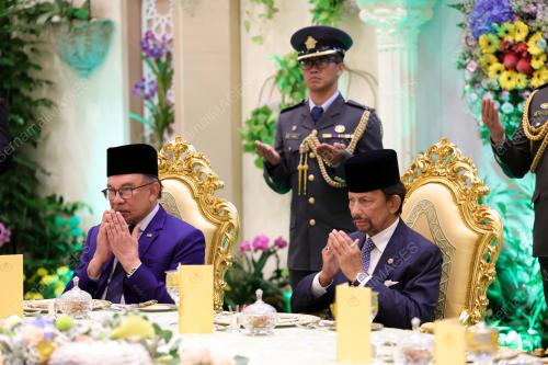 DATUK SERI ANWAR IBRAHIM LAWAT BRUNEI.
