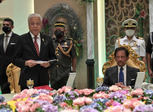 DATUK SERI ISMAIL SABRI YAAKOB