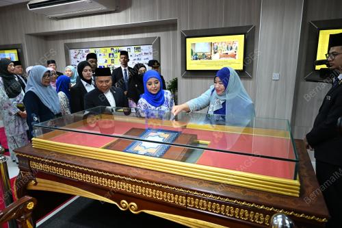 RAJA ZARITH SOFIAH