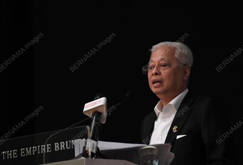 DATUK SERI ISMAIL SABRI YAAKOB