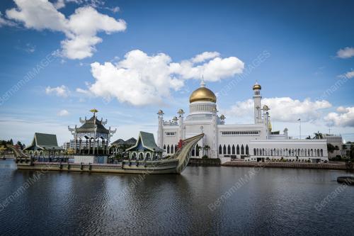 MASJID OMAR ALI SAIFUDDIEN