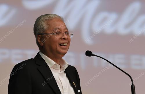 DATUK SERI ISMAIL SABRI YAAKOB