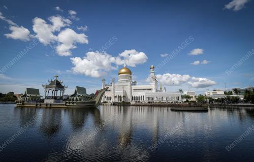 MASJID OMAR ALI SAIFUDDIEN