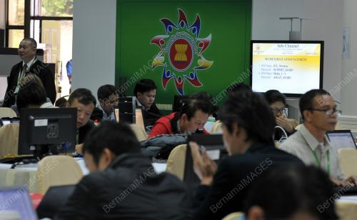 BRU01_08102013_MEDIA