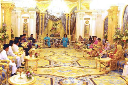 BRU01_11052012_AGONG