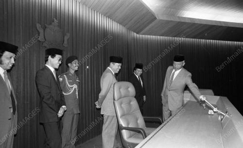 BRU05_19032015_LAWATAN_AGONG
