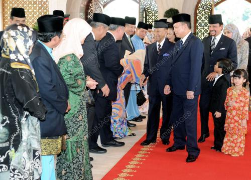 BRU06_10052012_AGONG