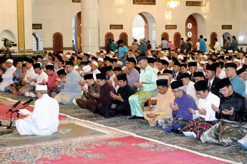 BRU08_11052012_AGONG
