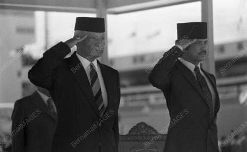 LAWATAN AGONG