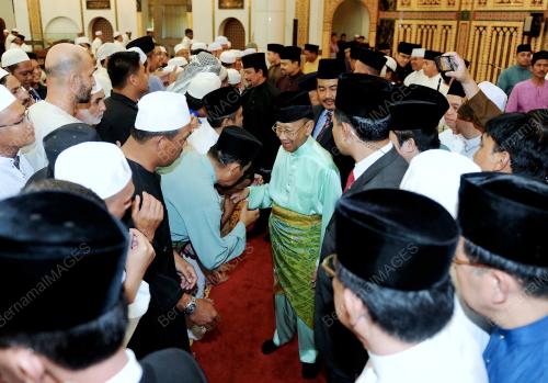 BRU09_11052012_AGONG