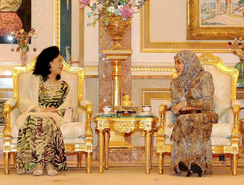BRU10_10052012_AGONG