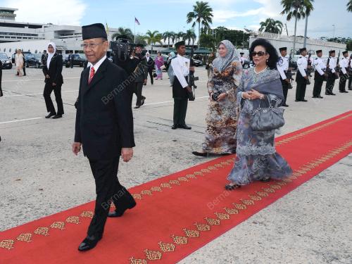 BRU12_11052012_AGONG