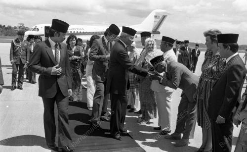 LAWATAN AGONG