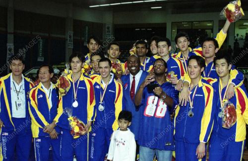 BS00-16_09_2001BASKETBALL_1_02022016