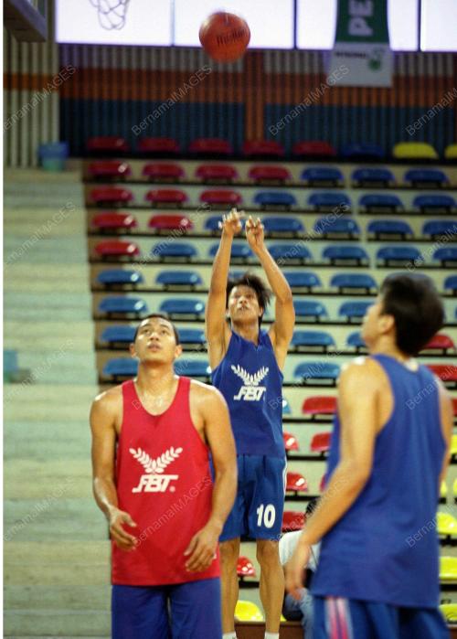 BS02-07_09_2001_BASKETBOLL_02022016
