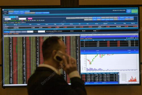 BURSA MALAYSIA ENDS LOWER