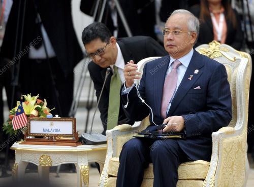 CAM02_04042012_PM_ASEAN
